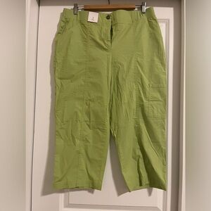 New CHICO’s FITIGUES RYLIE CAPRI CROP BASIC CAMILLIAN GREEN